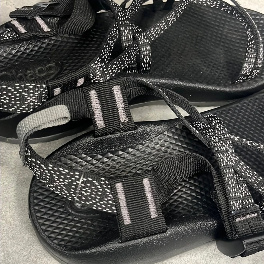 New Chaco ZX1 EcoTread Strappy Outdoor Sandals Kid 6 Woman 7-7.5 Black White